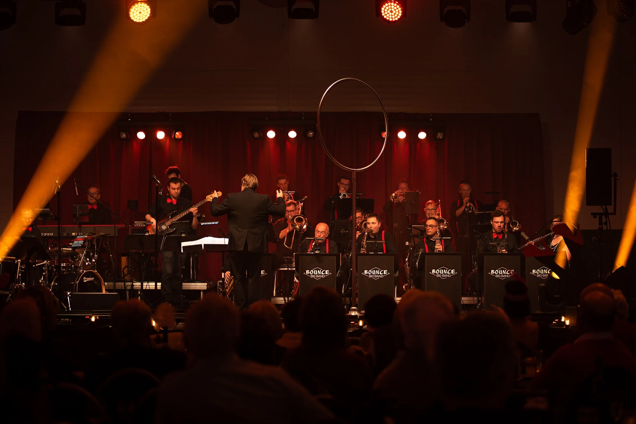 Bounce Big Band tijdens een optreden